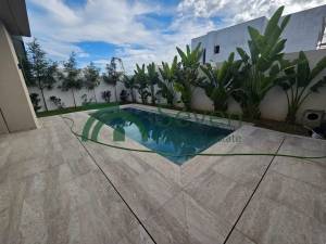 La Soukra&nbsp;Chotrana 1&nbsp;Vente&nbsp;Maisons&nbsp;Un triplex en s5 avec piscine  la ref277a