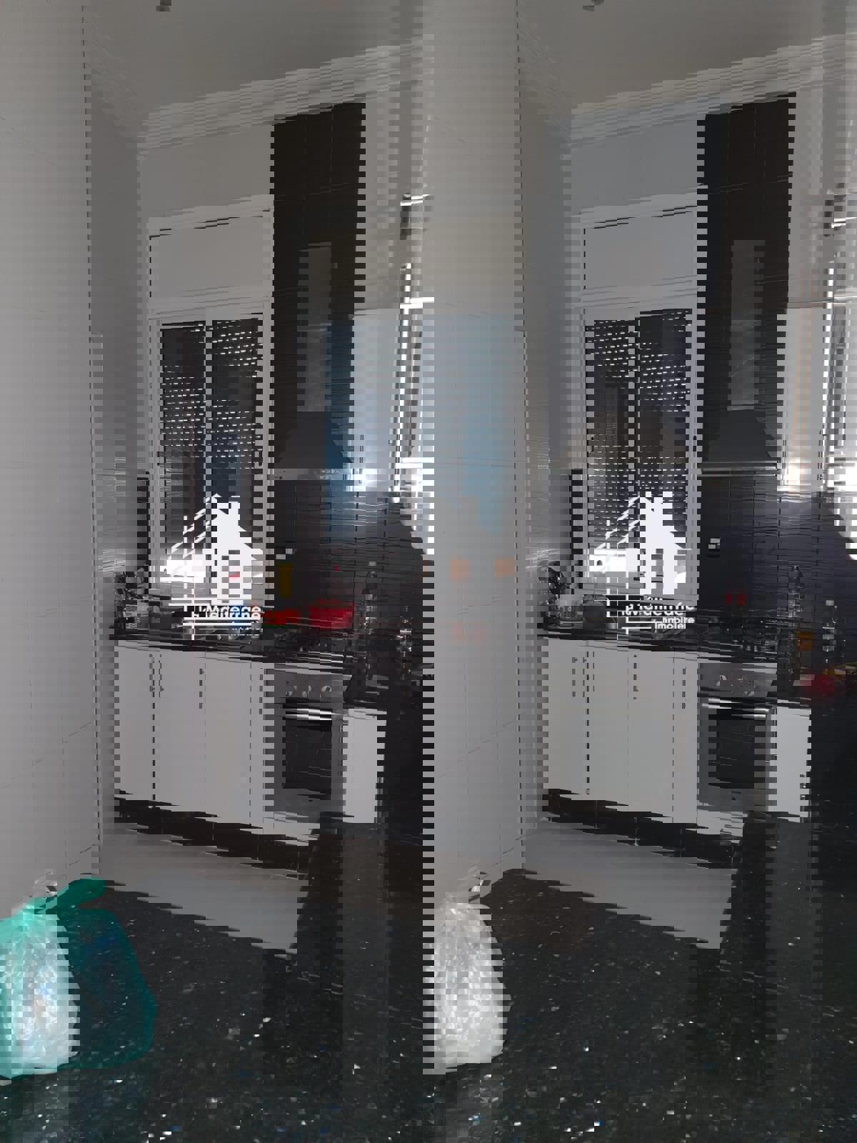 Bab Bhar Bab Bhar Vente Appart. 5 pices+ Bureau h5 au 1ere tage au centre ville tunis