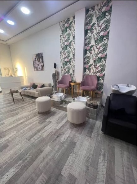 Raoued Ariana Essoughra Vente Surfaces Salon desthtique  ariana soghra