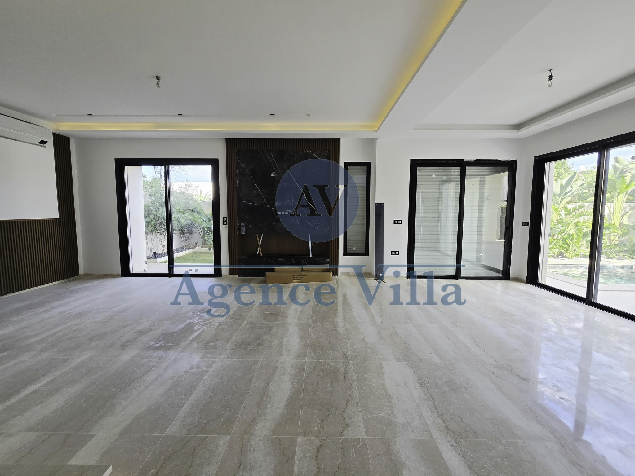 La Soukra La Soukra Vente Maisons Une superbe villa s5  la soukra