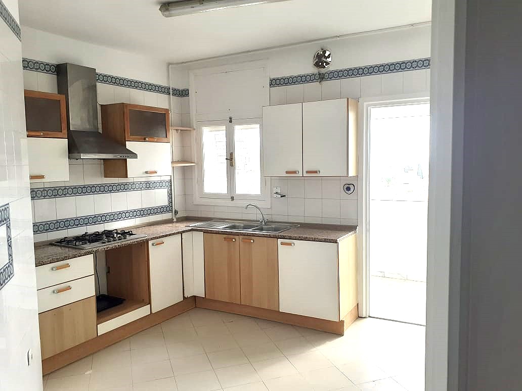 Ariana Ville Cite Ennasr 2 Vente Appart. 4 pices Appartement s3 ennasr 2 pres clinique amilcar