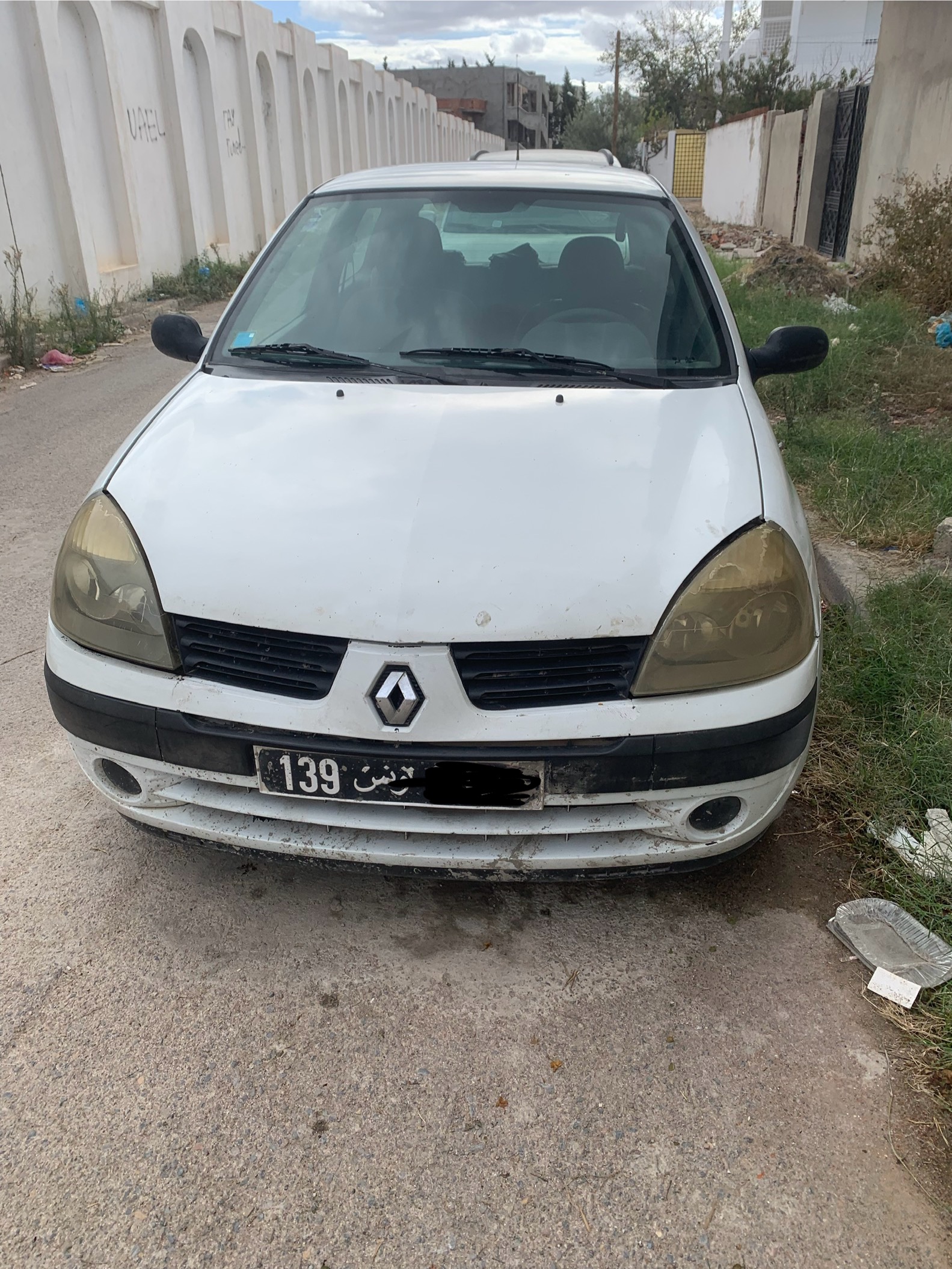 Le Bardo Le Bardo Renault Clio Renault clio