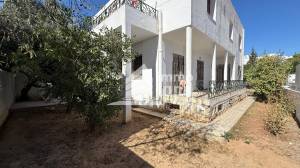 El Menzah El Menzah 4 Vente Maisons Villa de 598m2 terrain et 380m2 bti