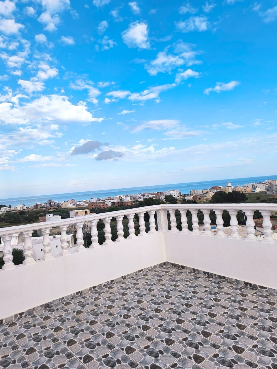 Hammam El Ghezaz&nbsp;Ezzahra&nbsp;Vente&nbsp;Duplex&nbsp;Duplex avec vue mer pas loin de loin de la plage