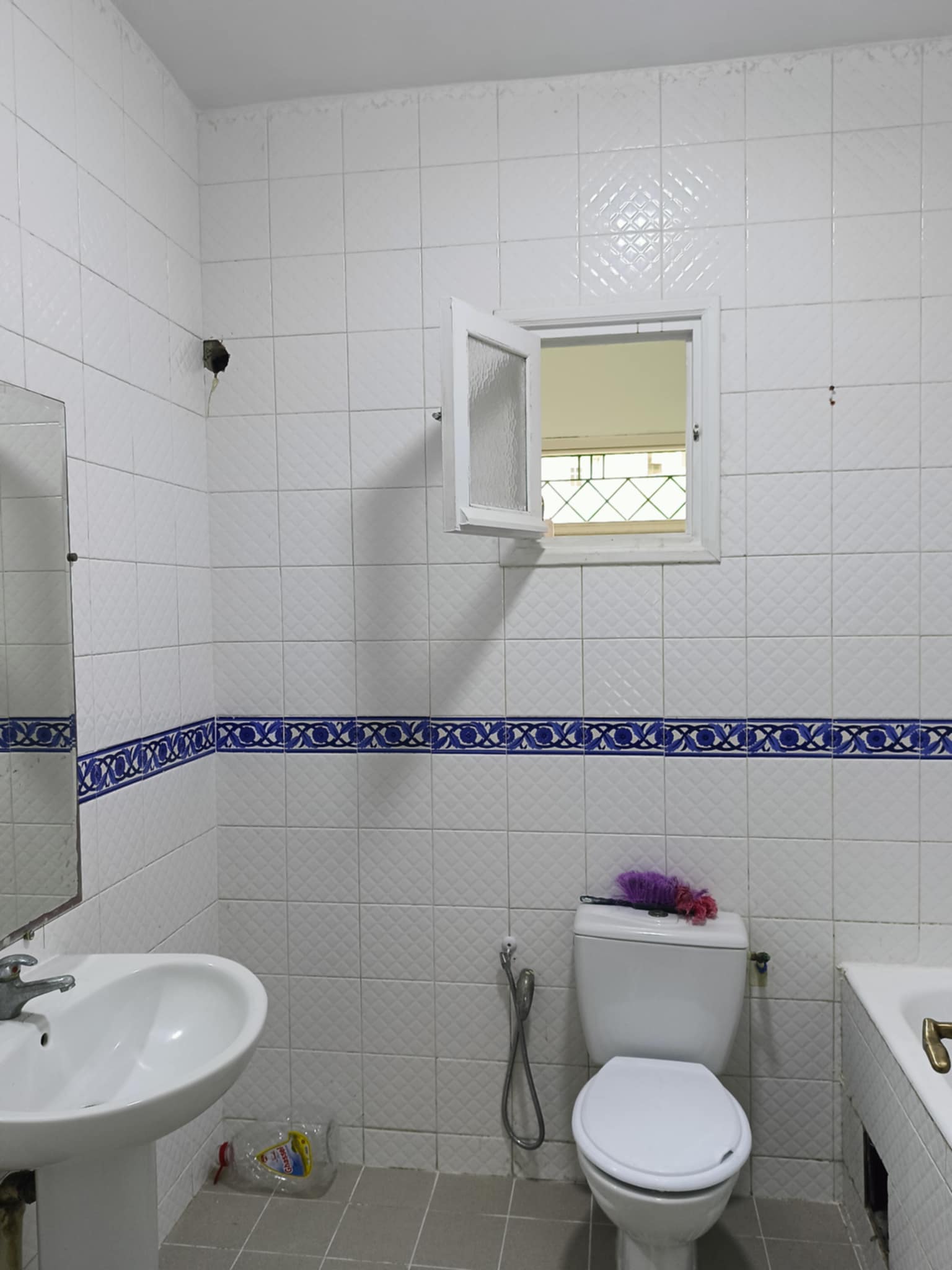 Ariana Ville Ariana Vente Appart. 4 pices Spacieux s3  cit saha