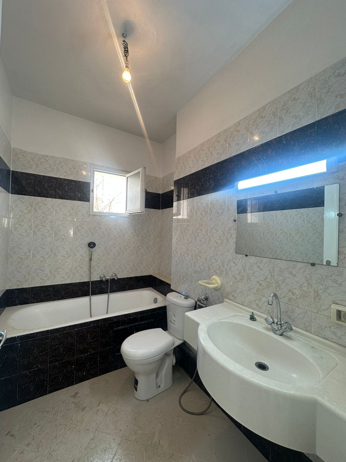 La Marsa Berge Du Lac Vente Appart. 5 pices+ Un coquet appartement s4  lac 1