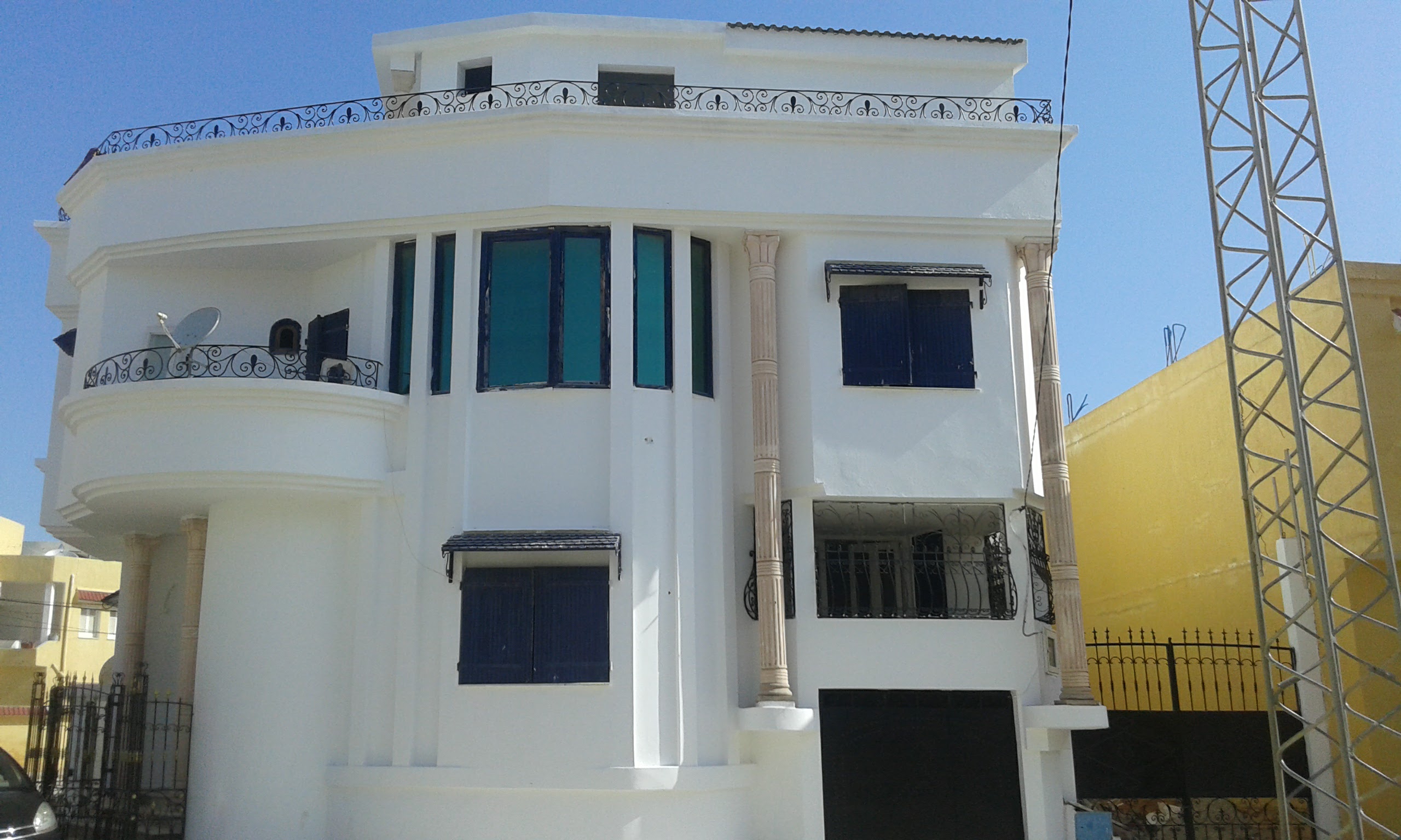 Tabarka Cite El Mourjene Vente Maisons Villas a langle de deux rue