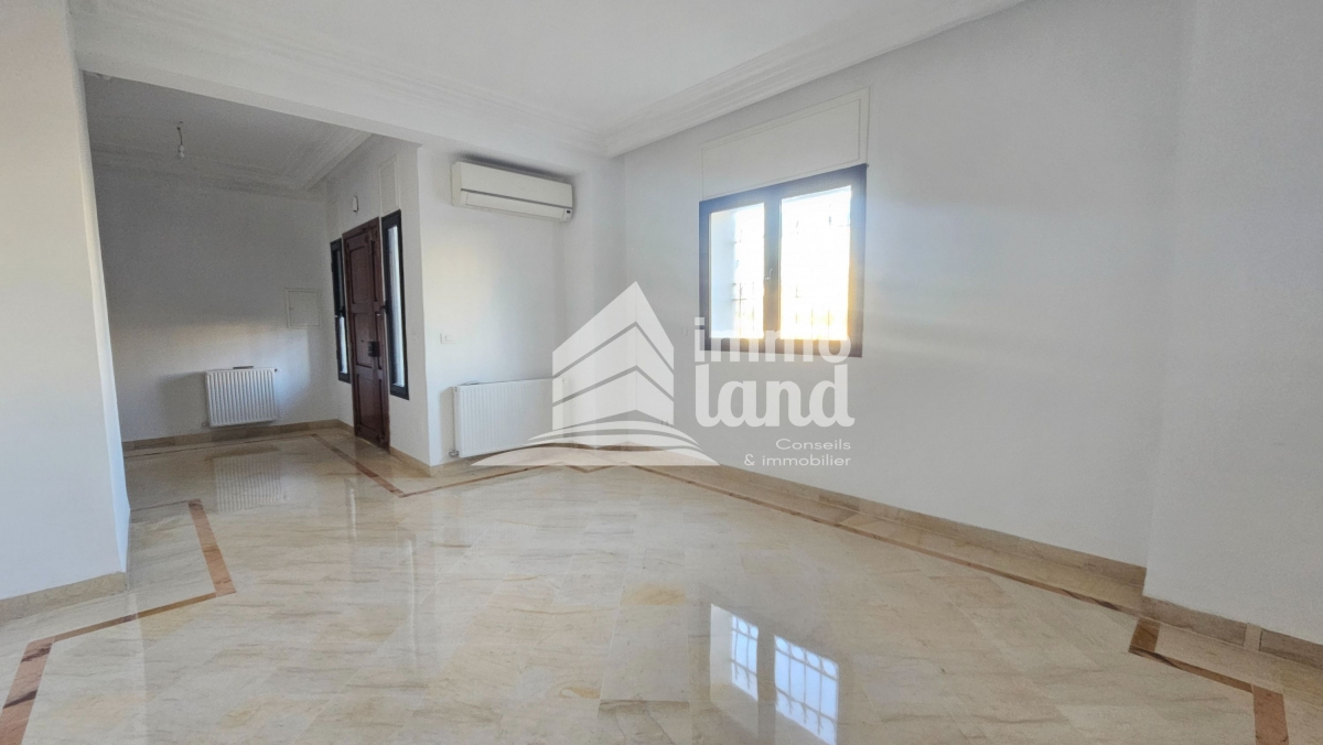 La Marsa El Aouina Vente Duplex Duplex avec entre indpendante  l'aouina
