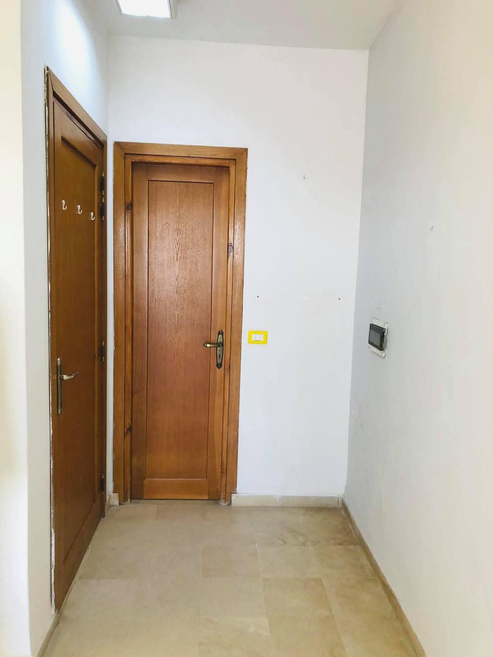 Ariana Ville&nbsp;Ariana&nbsp;Bureaux & Commerces&nbsp;Bureau&nbsp;A cote  eye clinic bureau au 3eme etage