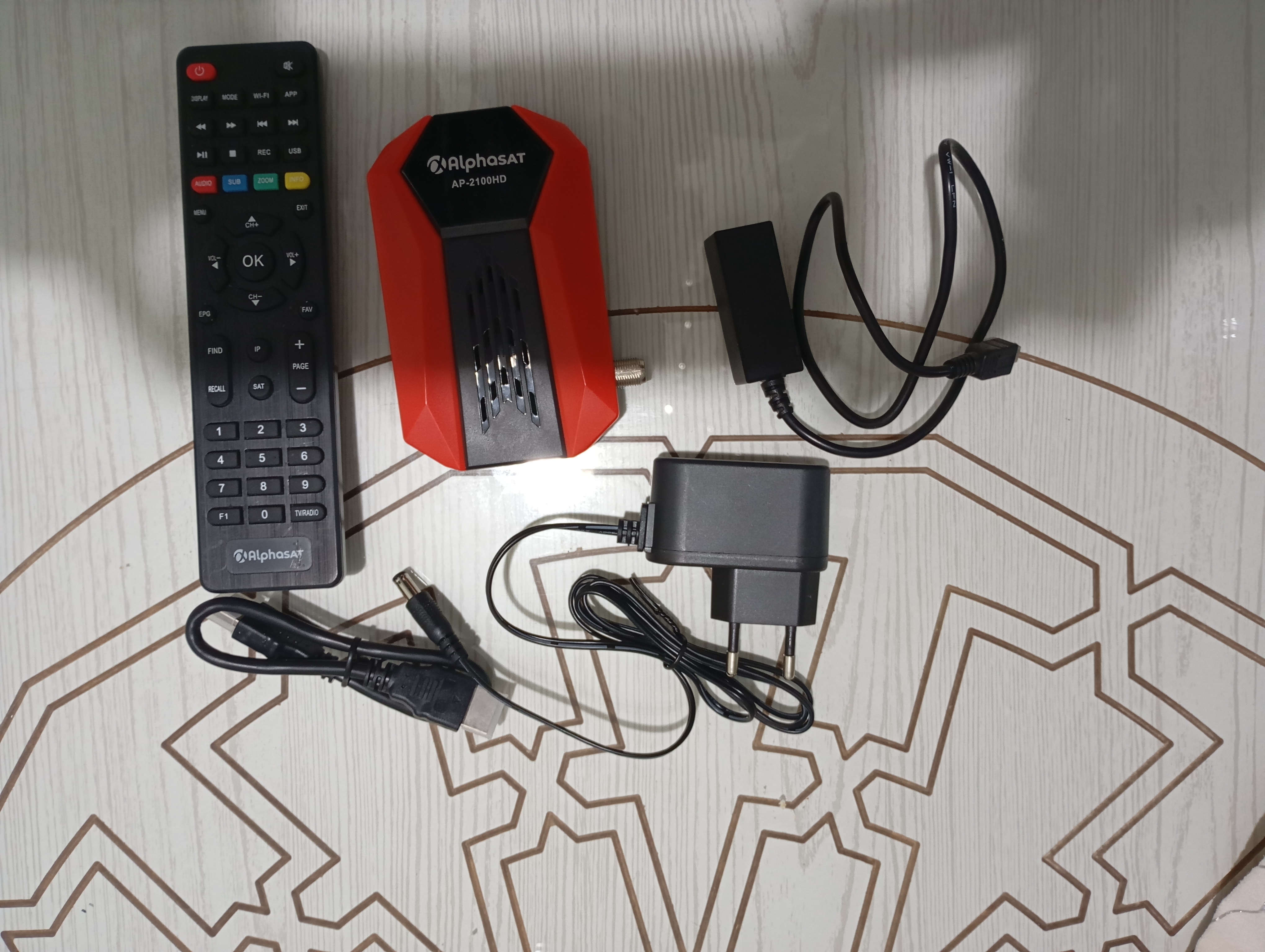 Ezzouhour (Tunis)&nbsp;Ezzouhour 4&nbsp;Parabole et r�cepteur&nbsp;DreamBox&nbsp;R�cepteur alphasat