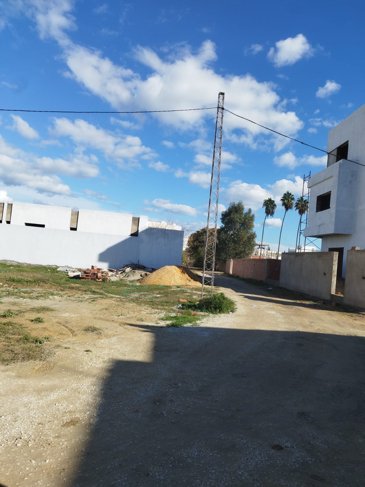 La Soukra&nbsp;La Soukra&nbsp;Vente&nbsp;Surfaces&nbsp;Un lot de terrain de 600 m2 � la soukra