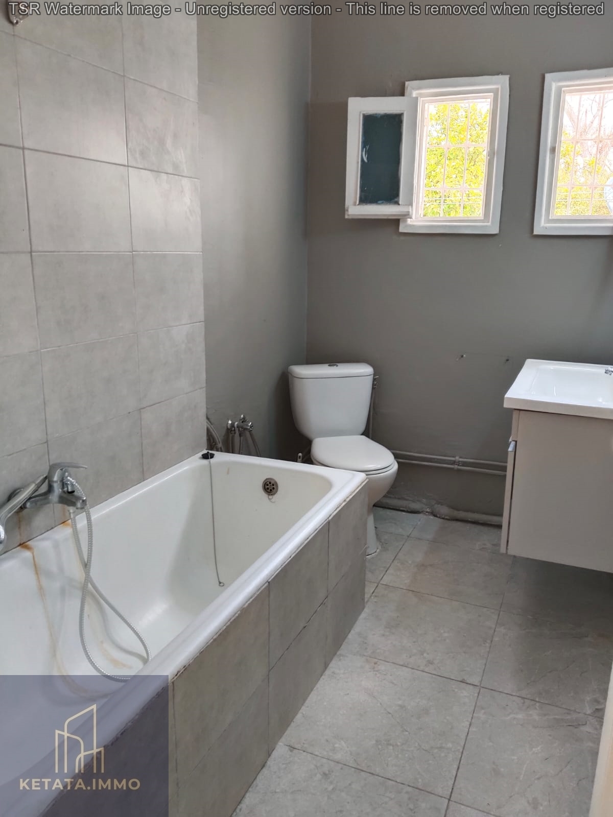 Ariana Ville El Menzah 6 Vente Duplex Menzah6 vnt dupl uv4