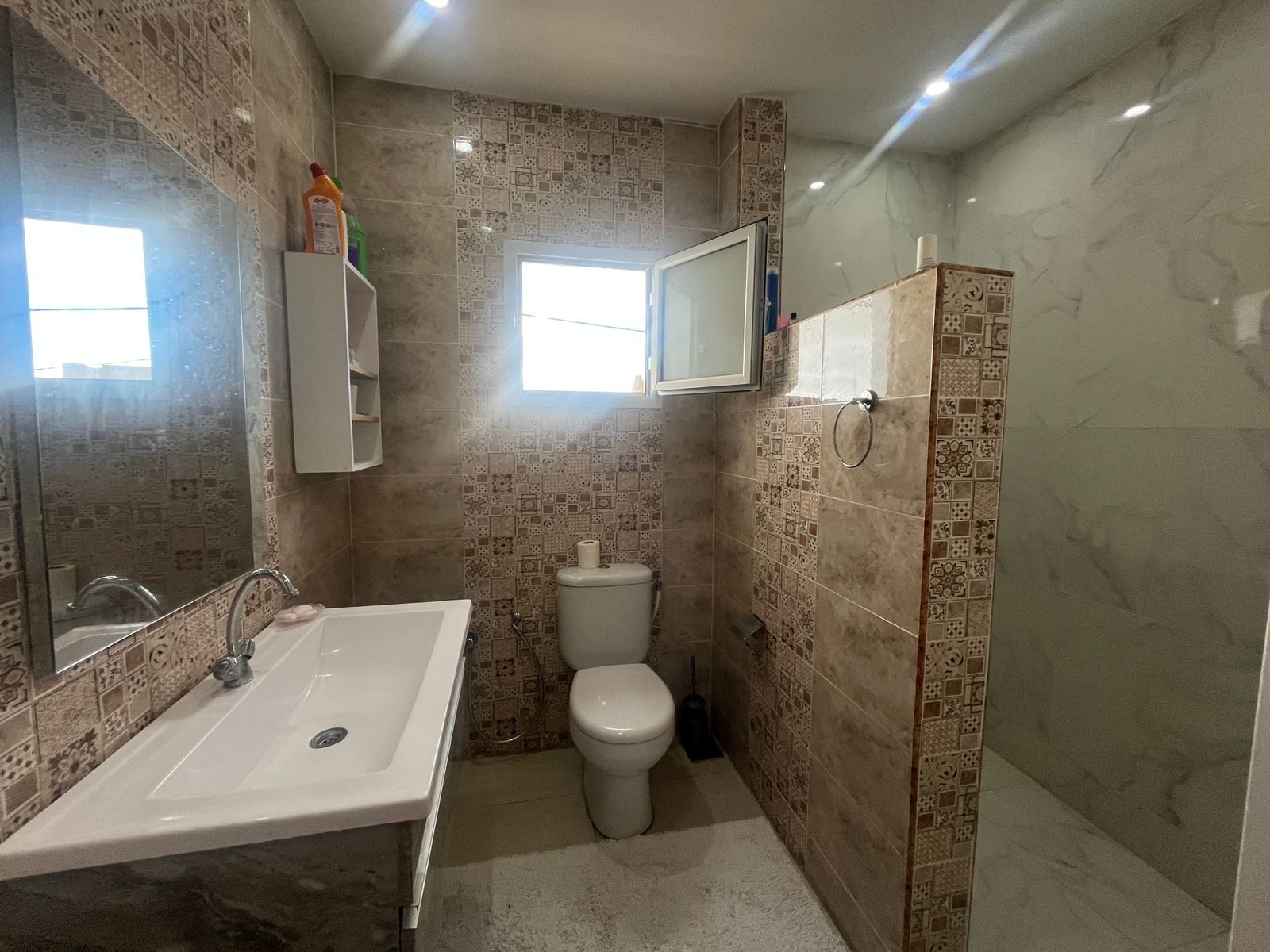 Hammamet&nbsp;Bir Bouregba&nbsp;Vente&nbsp;Appart. 4 pi�ces&nbsp;Maison cot� villa verde