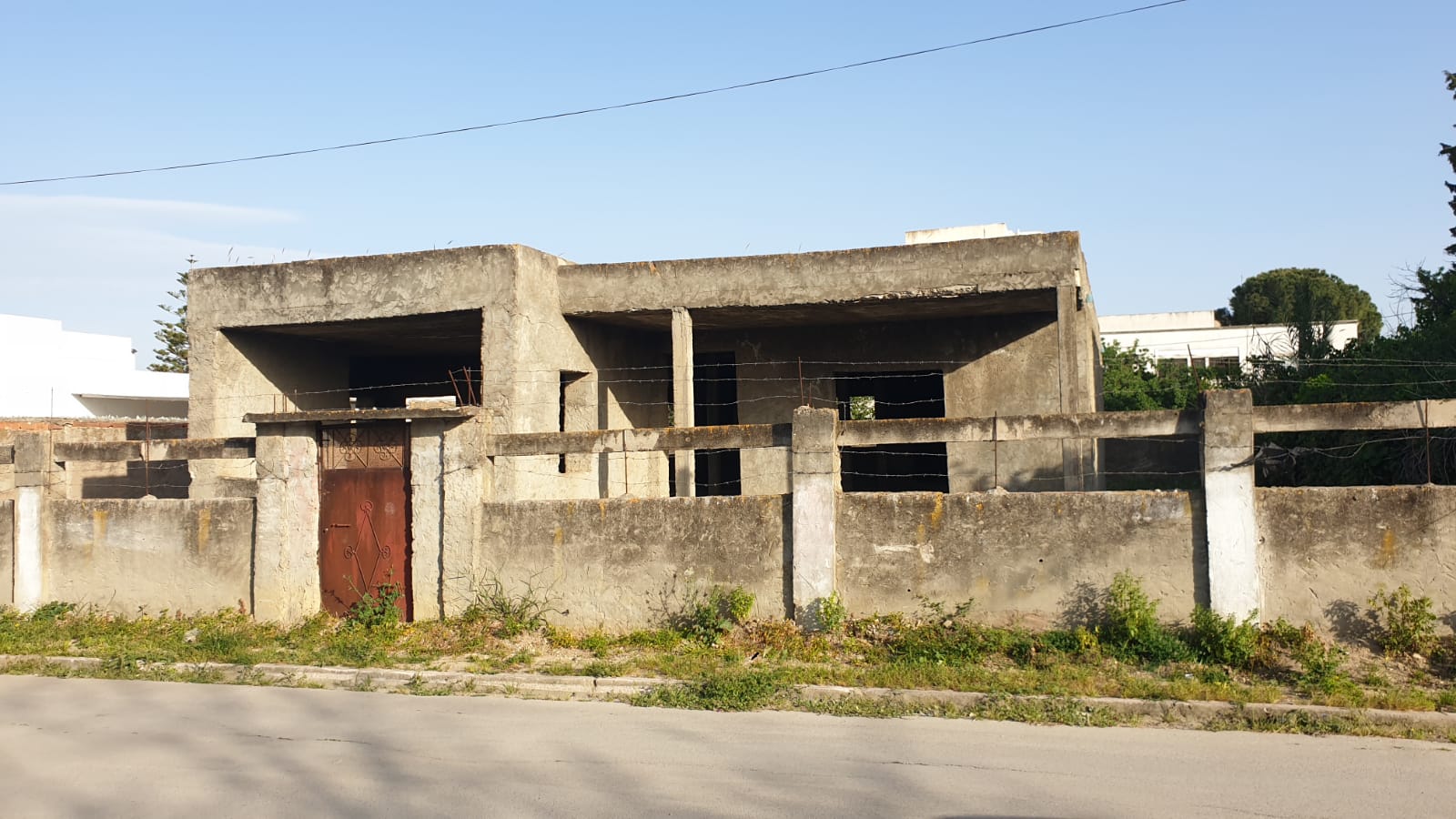 Mornaguia&nbsp;El Bassatine&nbsp;Vente&nbsp;Maisons&nbsp;240 m2 b�ti sur terrain 676 m2