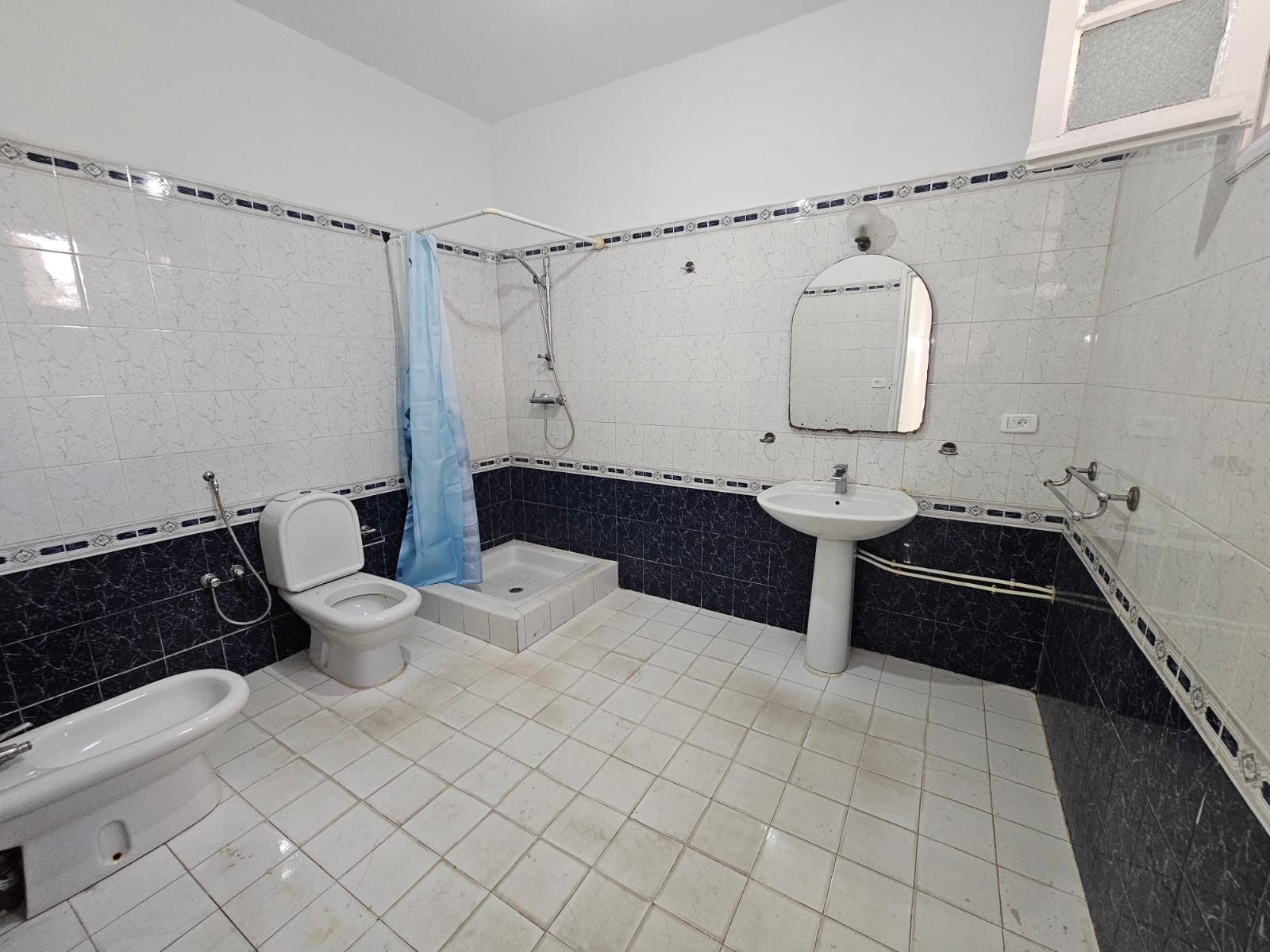 Ezzouhour (Tunis) Ezzouhour 4 Vente Maisons Etage de villa s3 plus studio 280 md a ezzouhour