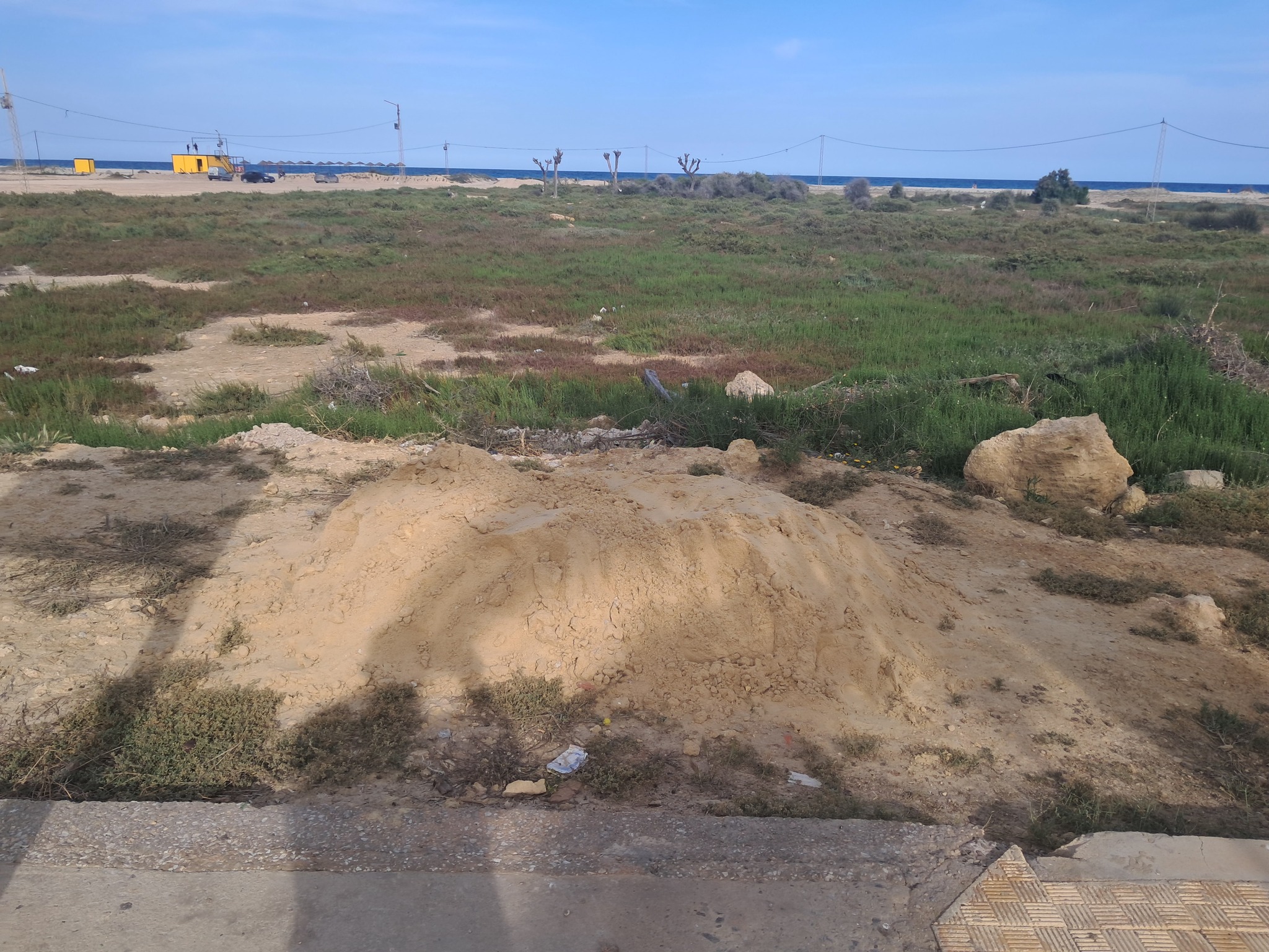 Beni Khiar&nbsp;El Maamoura&nbsp;Vente&nbsp;Surfaces&nbsp;Maamoura plage vdterrain 1000 m2 pieds dans l'eau