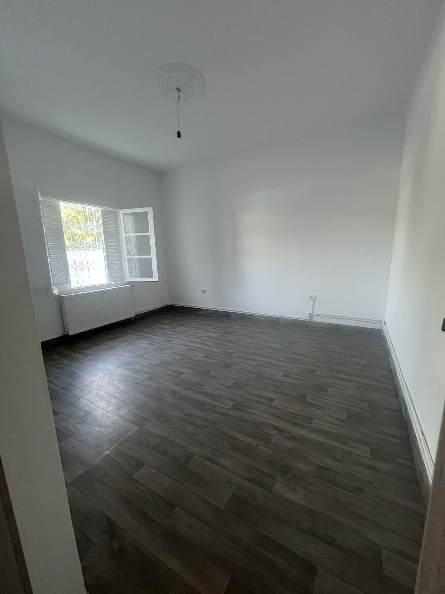 La Marsa Marsa Safsaf Location Appart. 4 pices Etage de villa  la marsa plage corniche