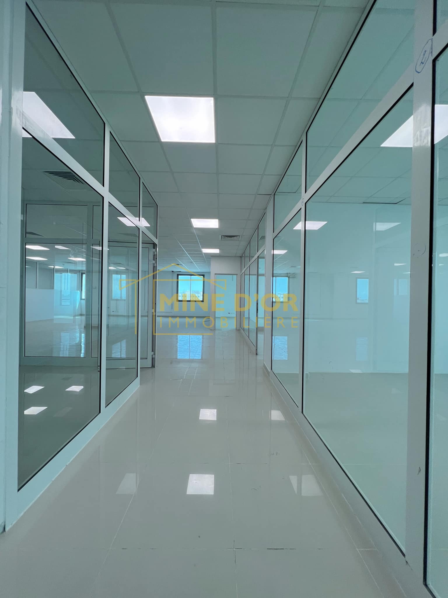 La Soukra&nbsp;Charguia 2&nbsp;Bureaux & Commerces&nbsp;Bureau&nbsp;Al plateau neuf 620 m au coeur charguia 2