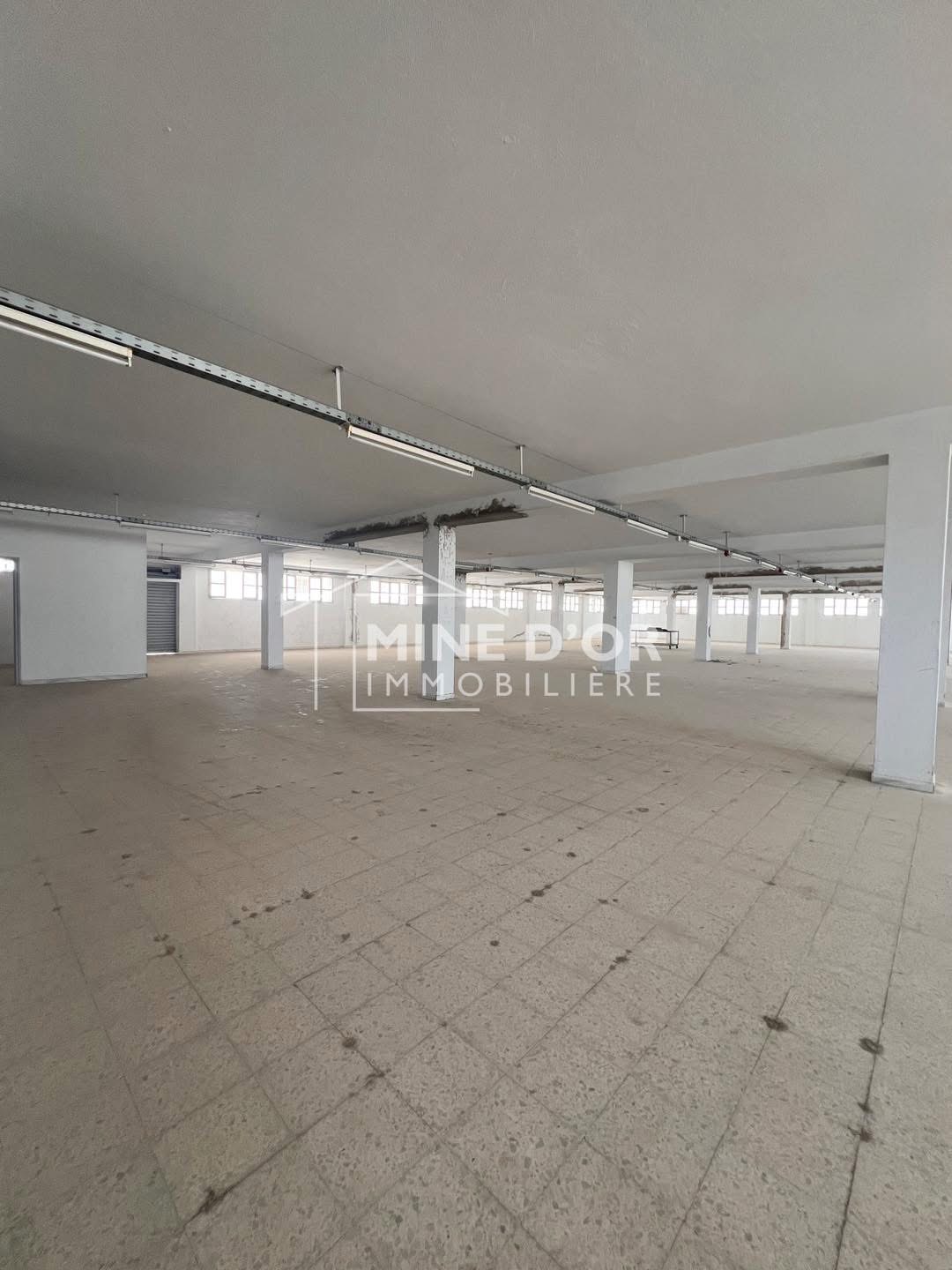 La Soukra&nbsp;Charguia 2&nbsp;Bureaux & Commerces&nbsp;Surfaces&nbsp;Al entrep�t au plein coeur charguia 2