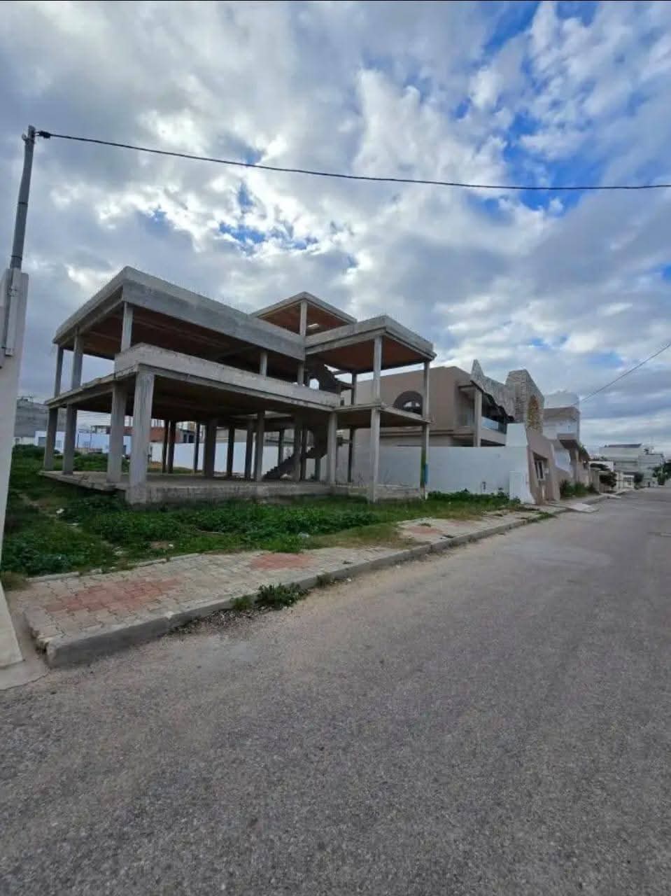 Sousse Jaouhara Khezama Ouest Vente Appart. 1 pice Villa inachev  moderne