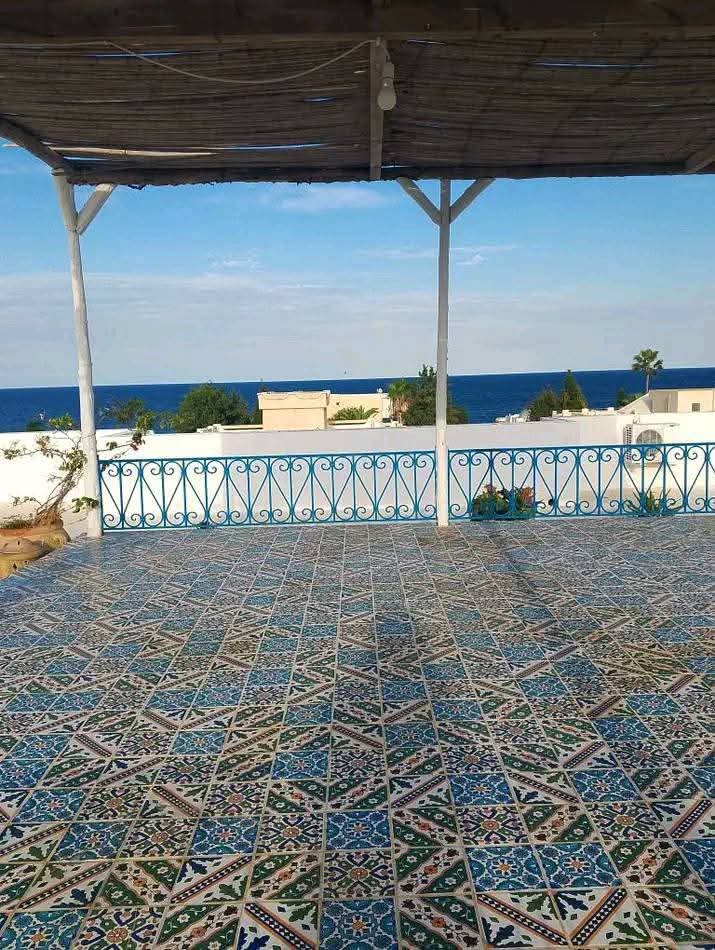 Akouda&nbsp;Chatt Meriem&nbsp;Vente&nbsp;Duplex&nbsp;Villa et 4 appartement �quip�e