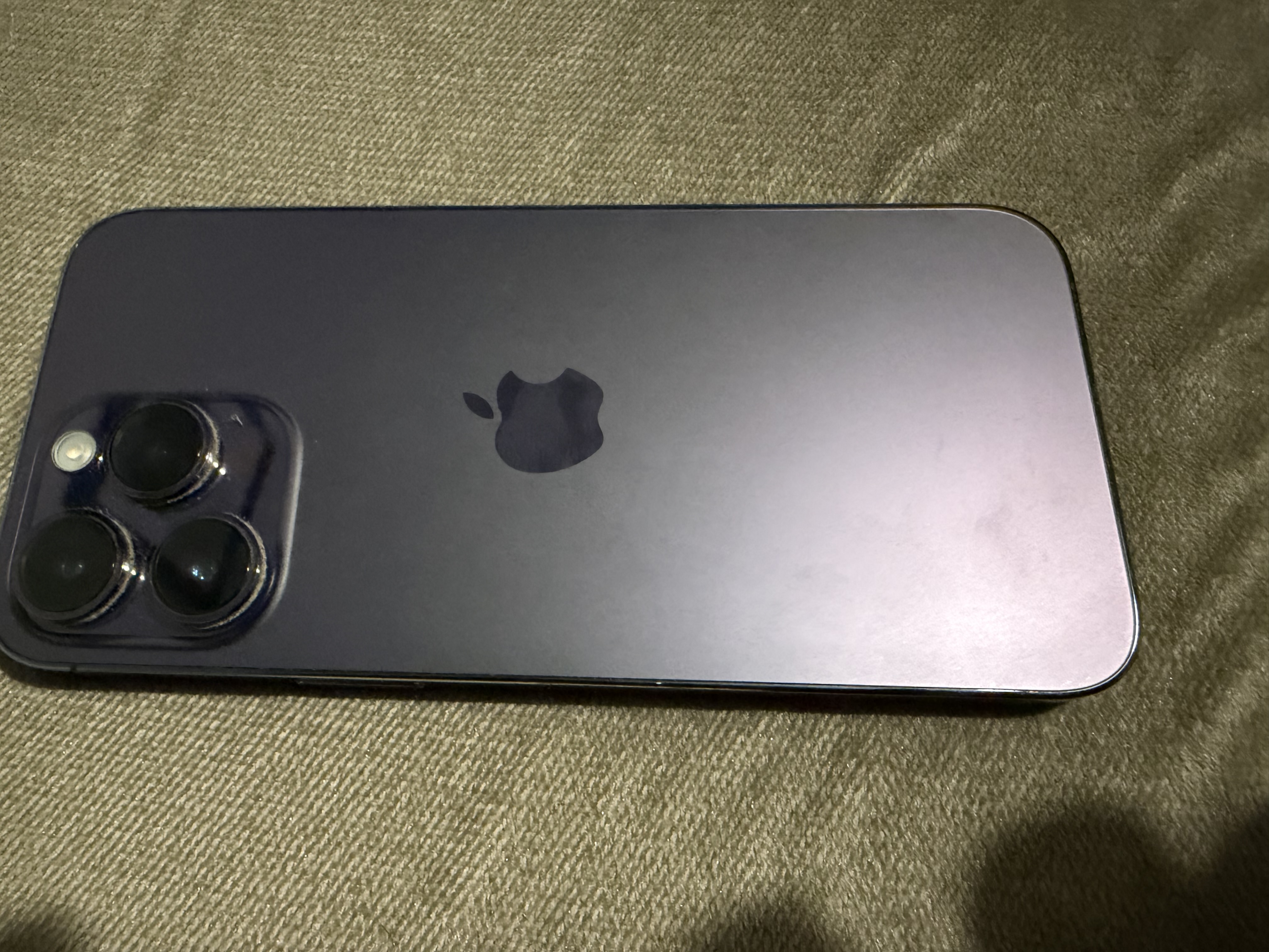 Ariana Ville&nbsp;Cite Essaada (Riadh Andalous)&nbsp;Apple - iPhone&nbsp;Autre Mod�le&nbsp;Iphone 14 pro max super �tat