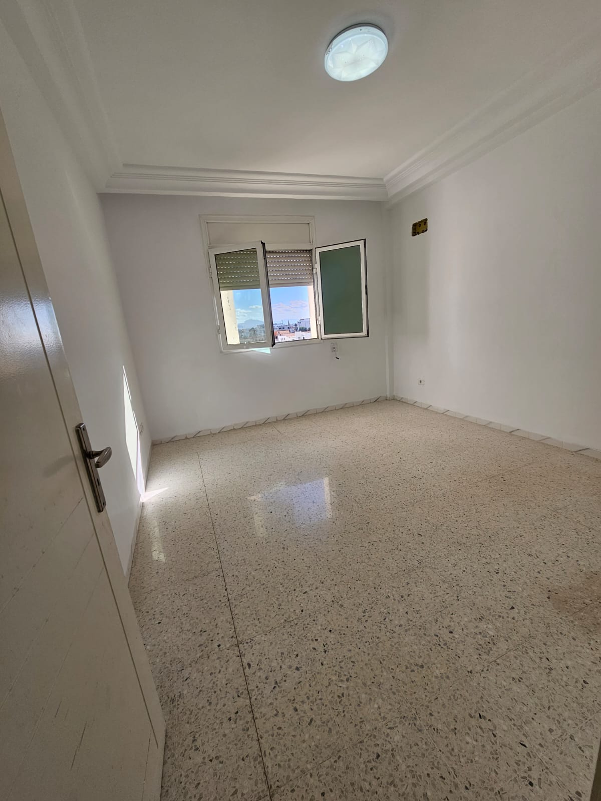 La Marsa&nbsp;El Aouina&nbsp;Vente&nbsp;Appart. 3 pi�ces&nbsp;S plus deux bien ensoleill� � l'aouina