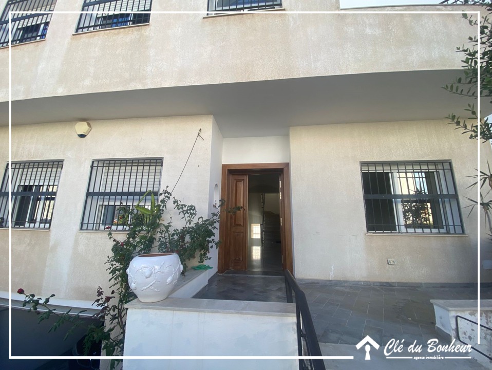 La Soukra&nbsp;La Soukra&nbsp;Vente&nbsp;Maisons&nbsp;Villa jumel�e en bon �tat � la soukra