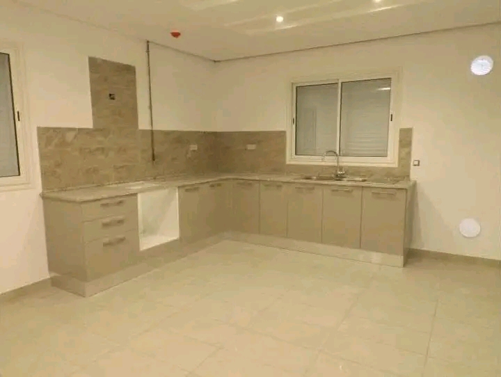 Mnihla&nbsp;Jardins d'el Menzah&nbsp;Location&nbsp;Appart. 4 pi�ces&nbsp;�tage de villa s 3 jardin d'el menzah