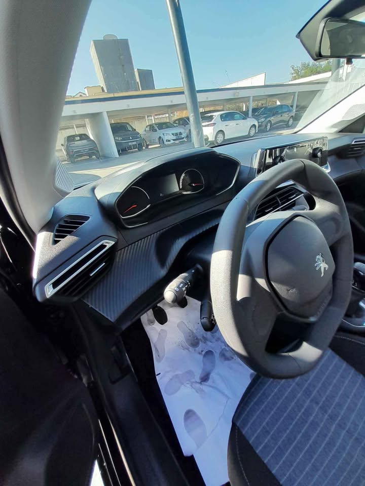 Grombalia&nbsp;Grombalia&nbsp;Peugeot&nbsp;208&nbsp;208 populaire tres faiblwe kilometrage