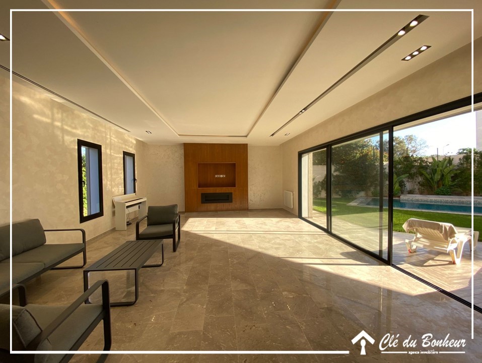 La Soukra&nbsp;Chotrana 3&nbsp;Vente&nbsp;Duplex&nbsp;Une superbe villa  avec piscine � chotrana 3