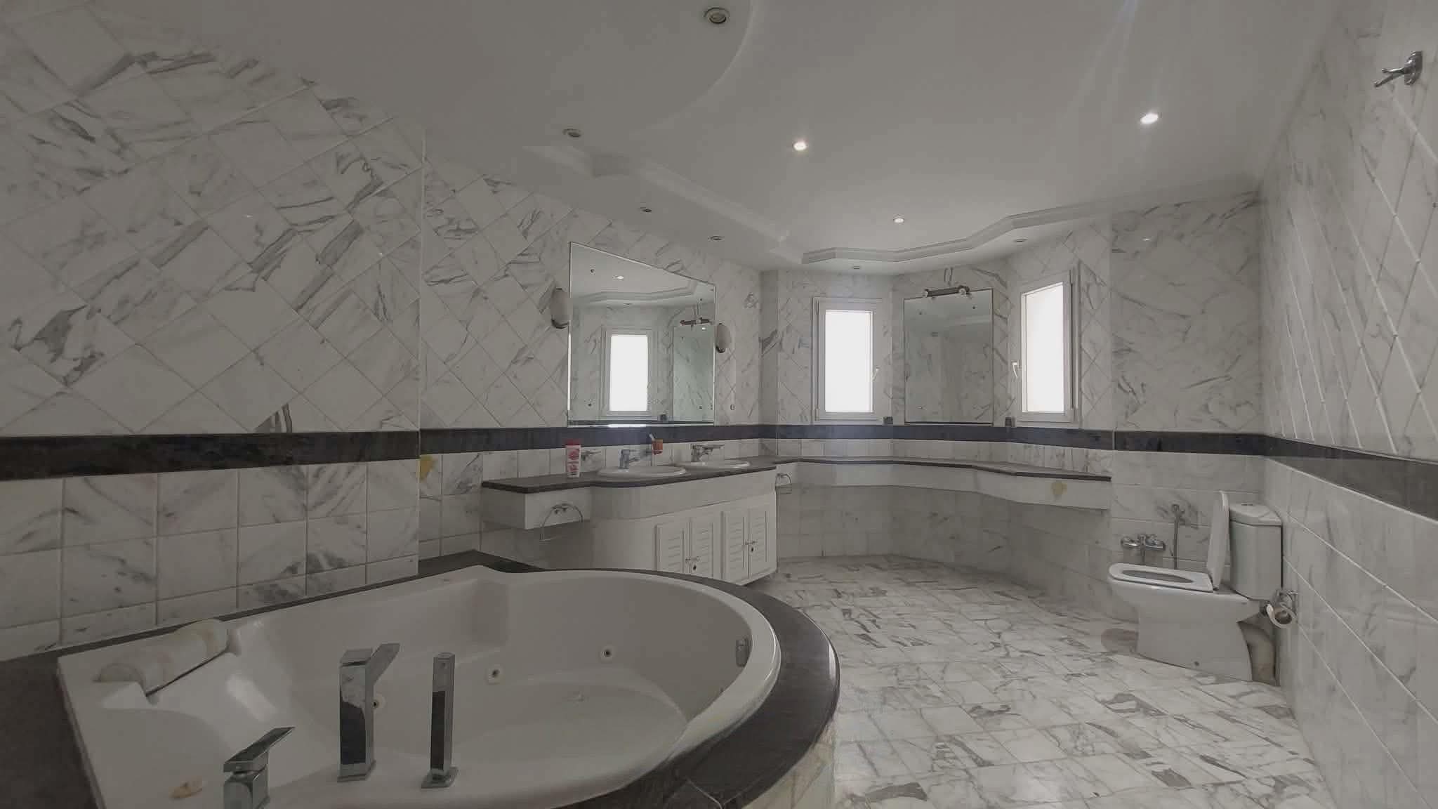 Ariana Ville&nbsp;Cite Ennasr 2&nbsp;Location&nbsp;Maisons&nbsp;Manigfique villa 4200d a ennasr 2