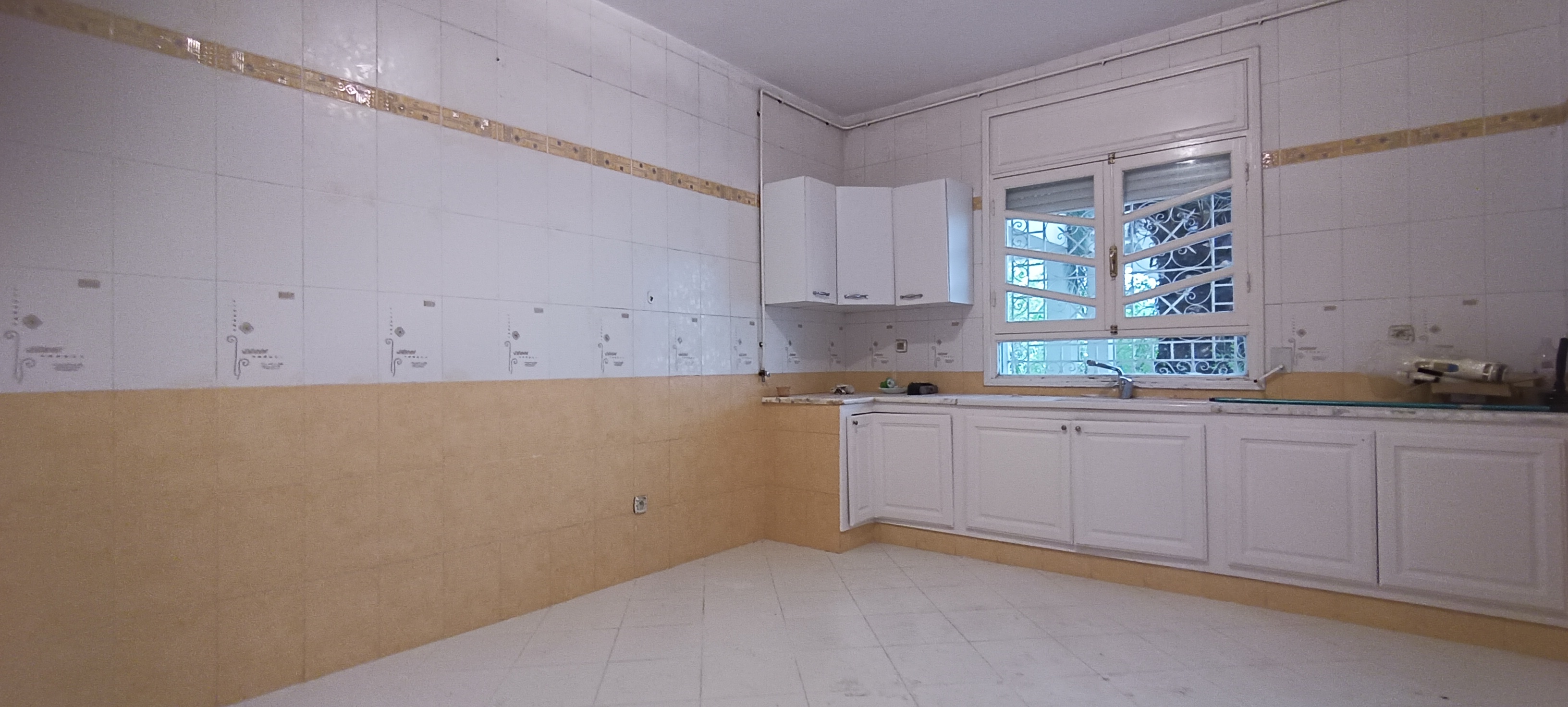 Ariana Ville&nbsp;Cite Ennasr 2&nbsp;Vente&nbsp;Appart. 4 pi�ces&nbsp;Appartement s3 rdc au ennasr 2