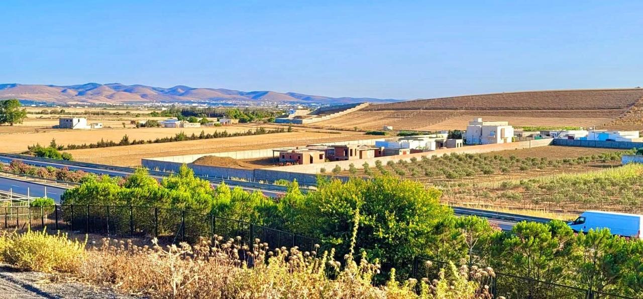 Sidi Thabet&nbsp;Sidi Thabet&nbsp;Vente&nbsp;Surfaces&nbsp;Loin du bruit de la ville