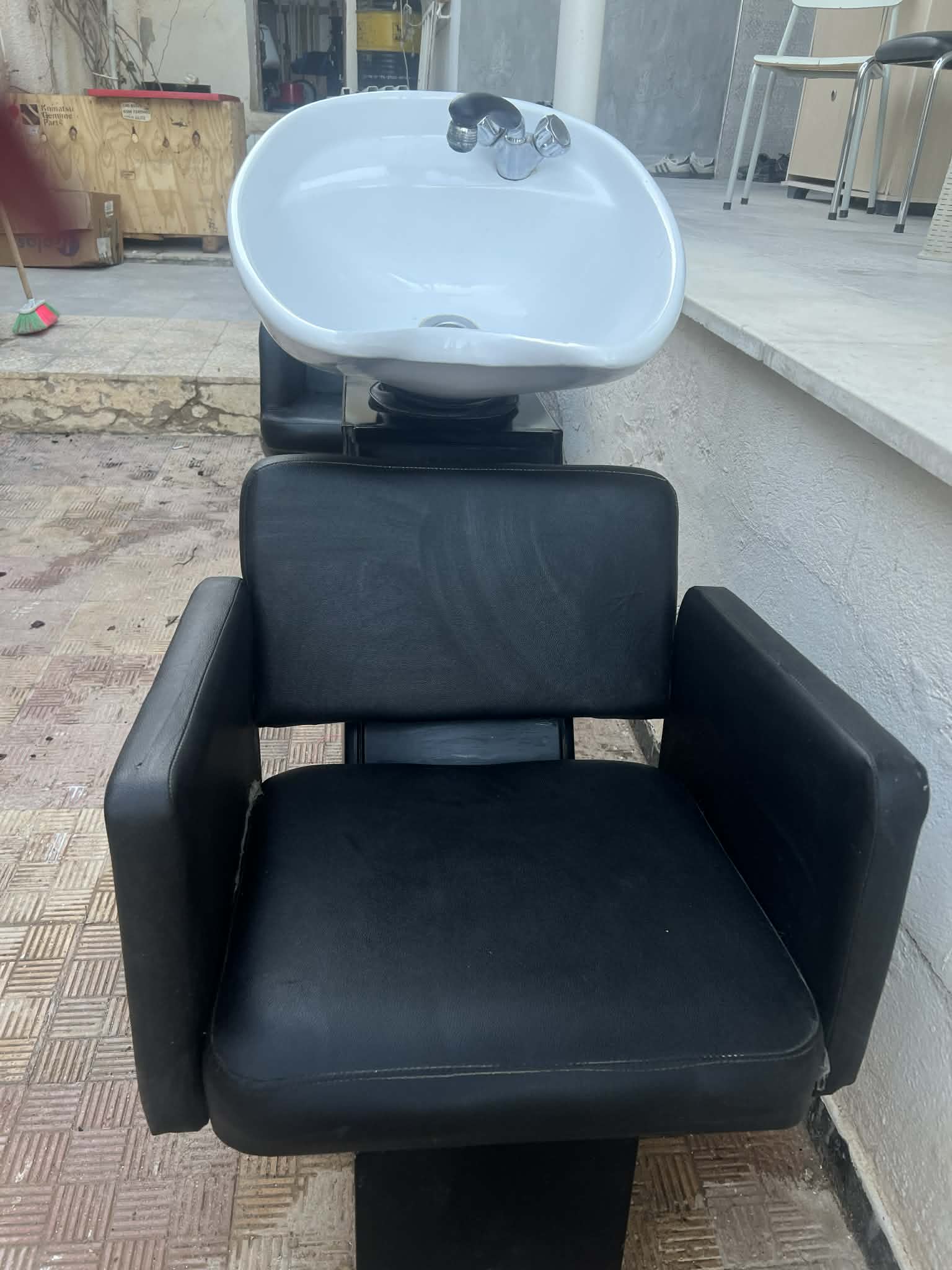 Gafsa Sud&nbsp;Gafsa Cite Ennour&nbsp;P�se-personne&nbsp;Autre&nbsp;Lave tete  pour coiffeur