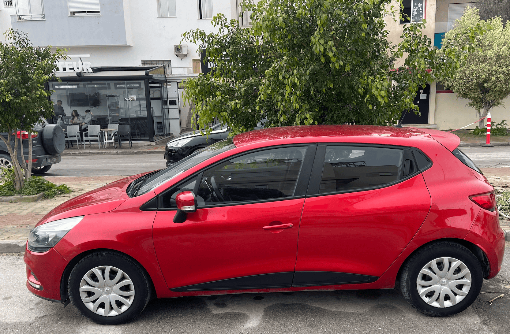 Ain Zaghouan&nbsp;Jardins de Carthage&nbsp;Renault&nbsp;Clio&nbsp;Clio 4 2020 rouge