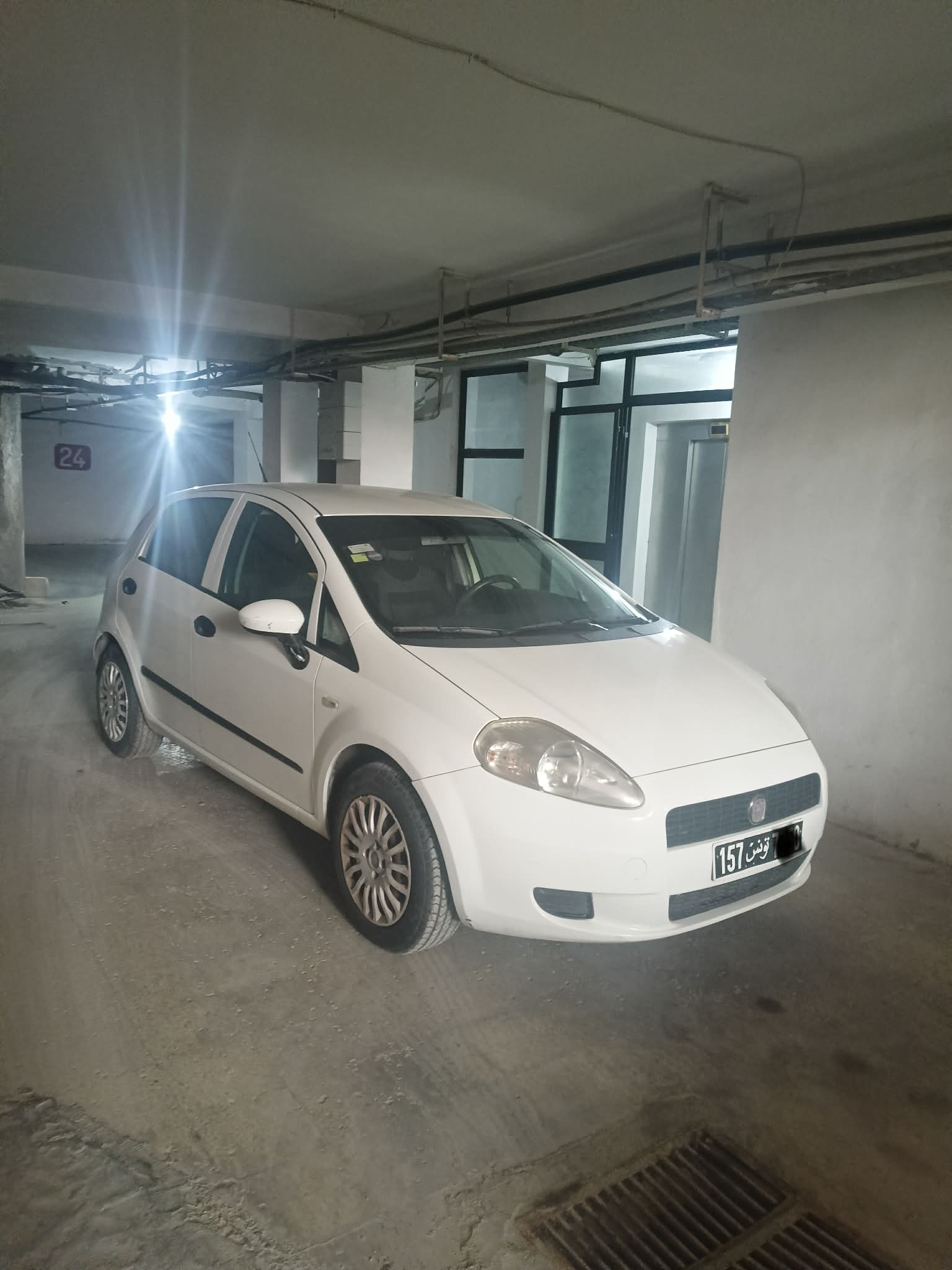 El Menzah&nbsp;El Menzah 1&nbsp;Fiat&nbsp;Punto&nbsp;Grande punto 5 cheveux en bonne etat