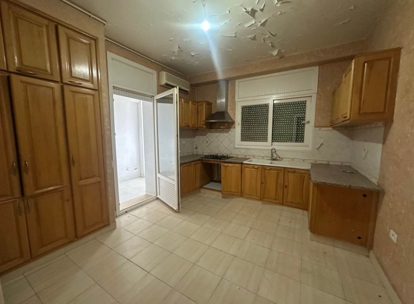 Ariana Ville&nbsp;El Menzah 7&nbsp;Vente&nbsp;Appart. 4 pi�ces&nbsp;S3 330 md menzah 7bis