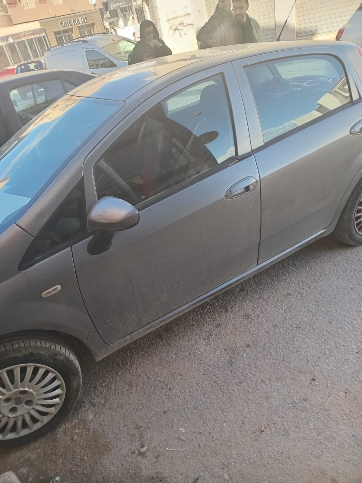 Raoued&nbsp;Ariana Essoughra&nbsp;Fiat&nbsp;Grande Punto&nbsp;Grandi punto bonne occasion