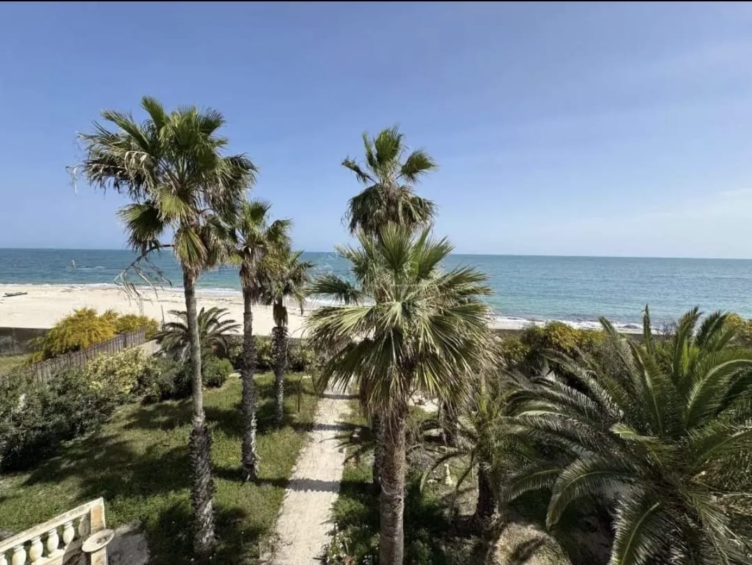 Akouda&nbsp;Chatt Meriem&nbsp;Vente&nbsp;Surfaces&nbsp;Un terrain pieds dans l'eau � chatt meriem sousse