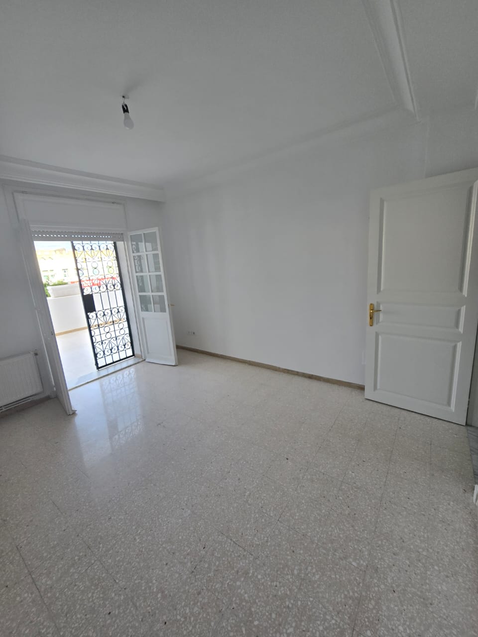 Raoued&nbsp;Cite Ennkhilet&nbsp;Vente&nbsp;Appart. 3 pi�ces&nbsp;Bel appartement avec grande terrasse r�si meriem