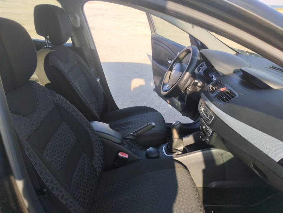 Nabeul&nbsp;Cite Universitaire&nbsp;Renault&nbsp;Megane&nbsp;M�gane 3 7cv essence