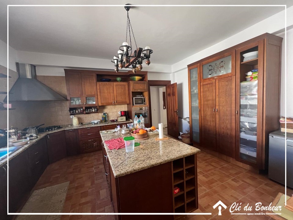 La Soukra&nbsp;Chotrana 2&nbsp;Vente&nbsp;Maisons&nbsp;Une belle villa avec piscine � chotrana 2