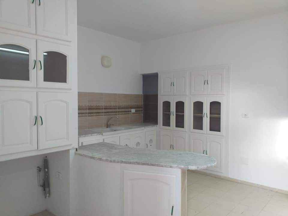 Sfax Ville&nbsp;Sfax&nbsp;Vente&nbsp;Appart. 5 pi�ces+&nbsp;Etage villa rte sidi mansour km 4