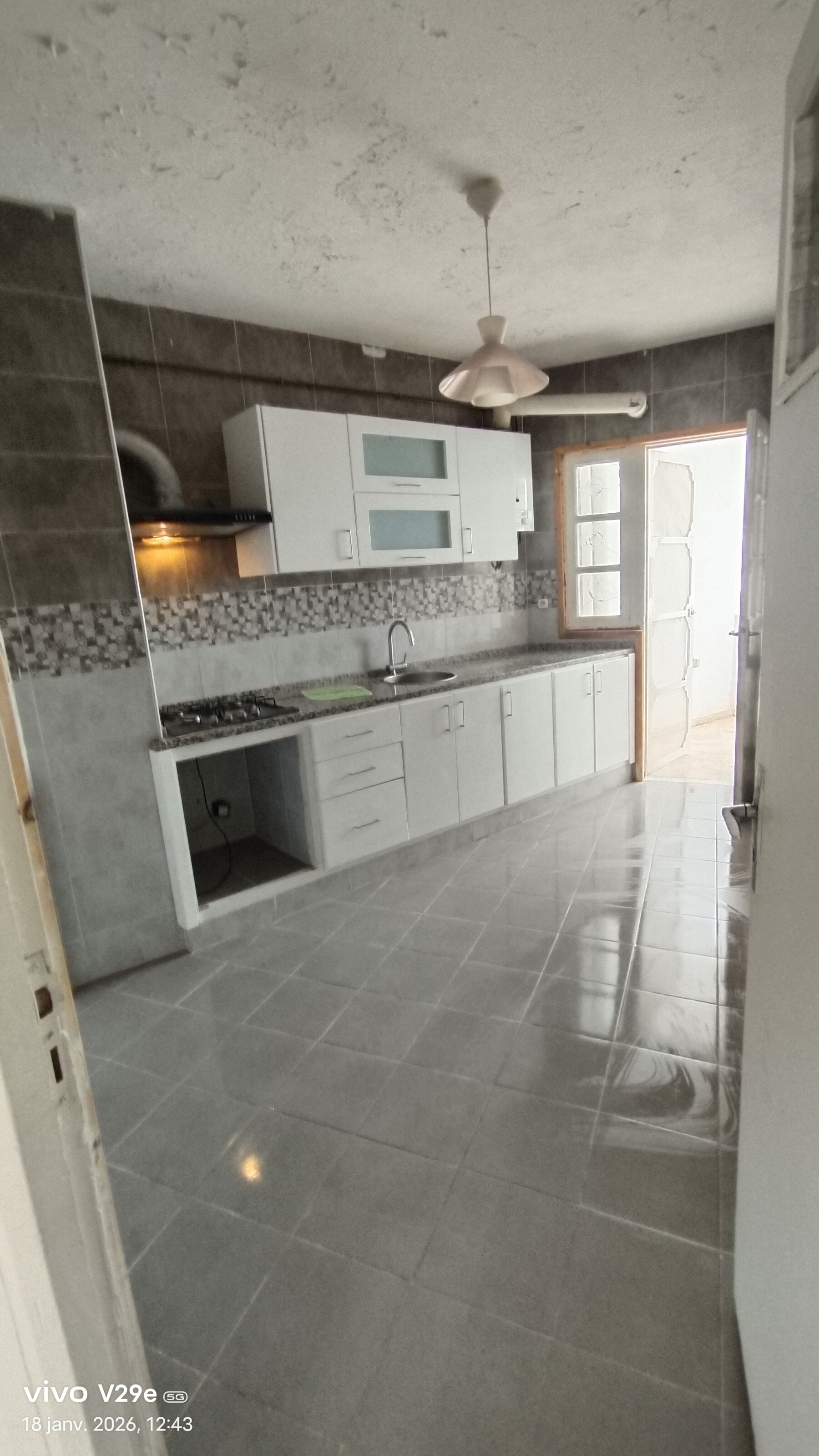 El Menzah&nbsp;El Manar 1&nbsp;Vente&nbsp;Appart. 3 pi�ces&nbsp;De particulier � particulier vend s 3 � el manar 1