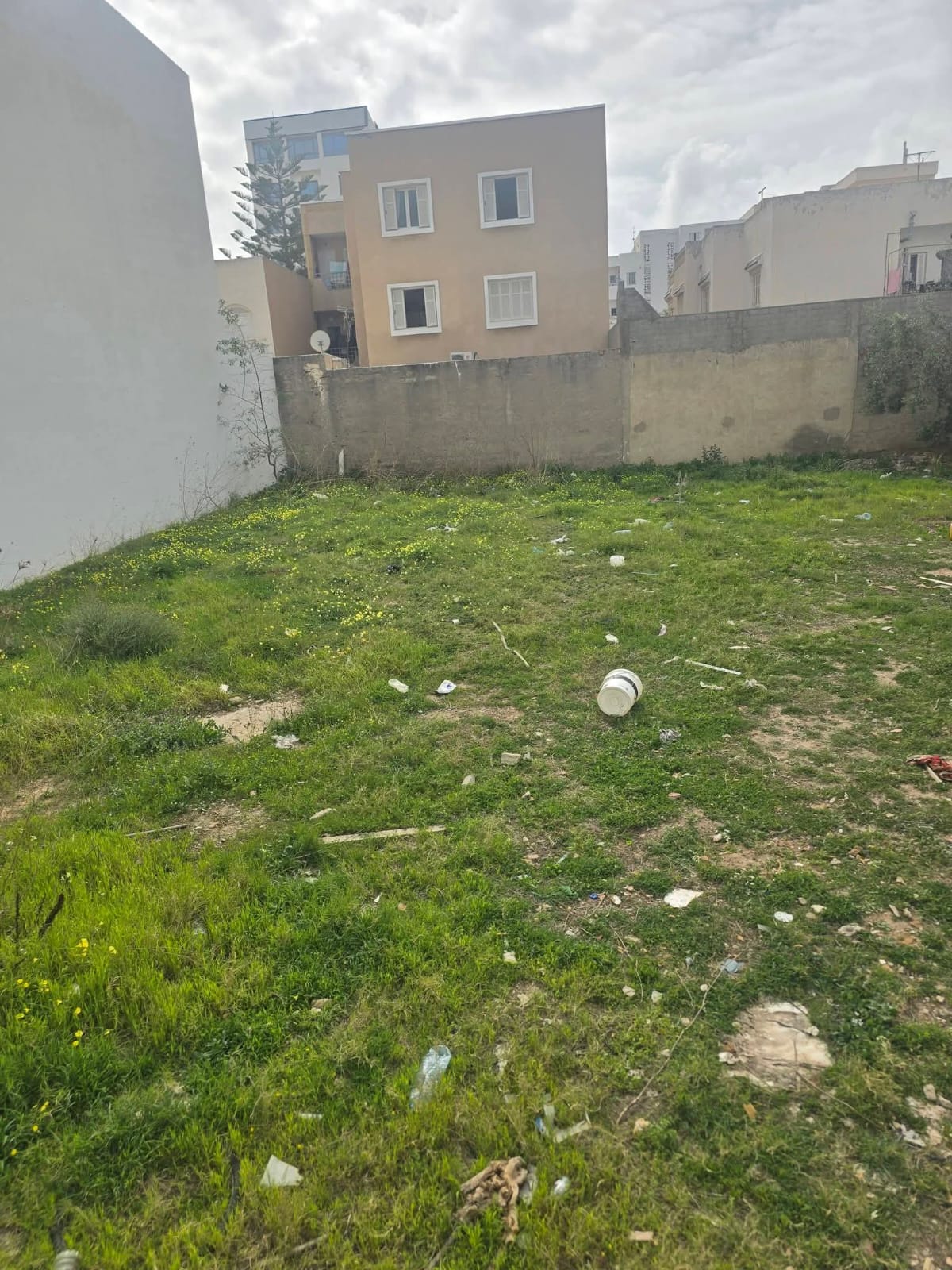 Sousse Jaouhara&nbsp;Khezama Ouest&nbsp;Vente&nbsp;Surfaces&nbsp;Un beau terrain de 740  m a khezama est