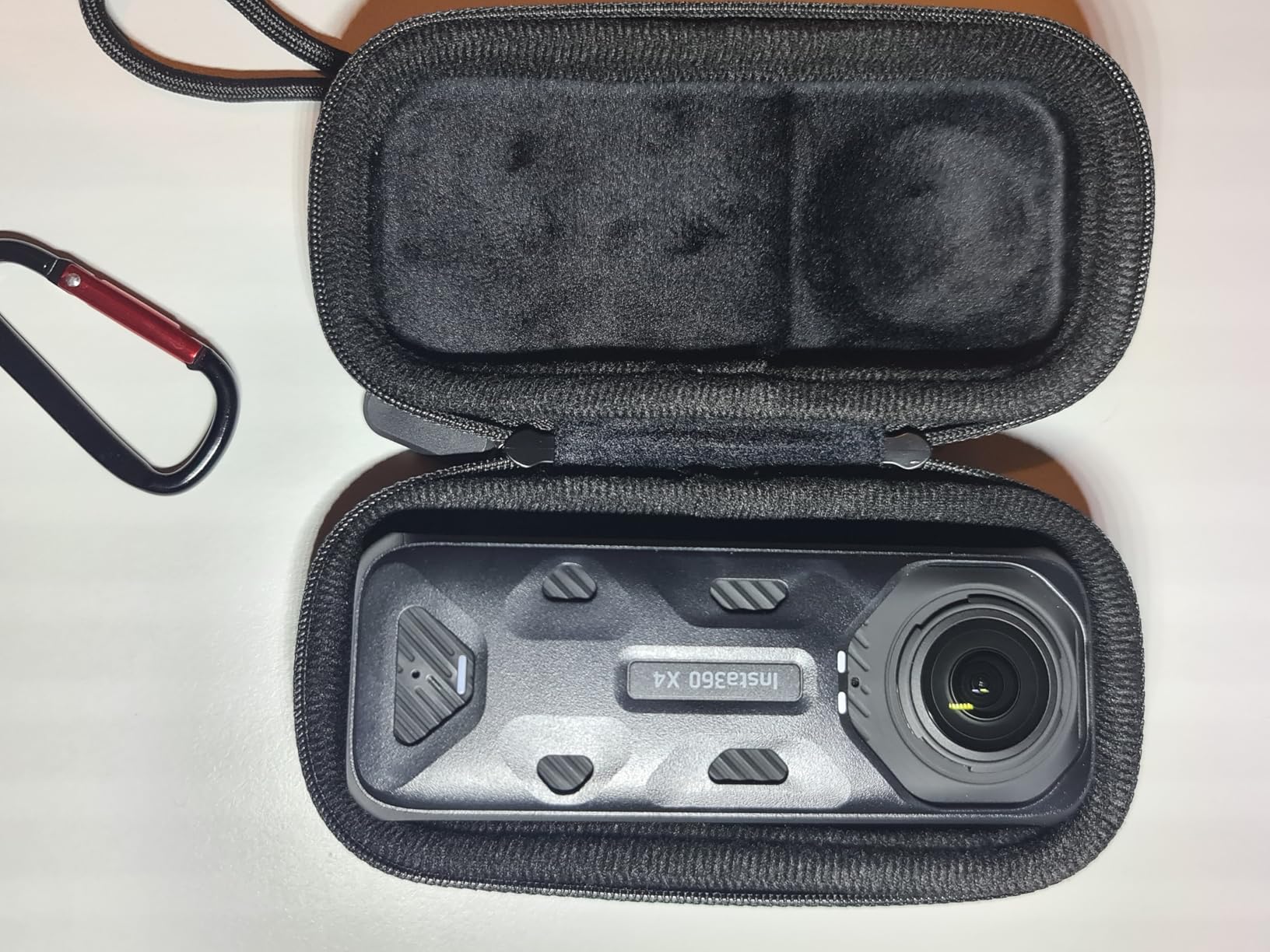 Rades&nbsp;Rades&nbsp;Reflex num�rique&nbsp;Reflex num�rique&nbsp;Insta360 x4 en excellent �tat avec stick 3 metres