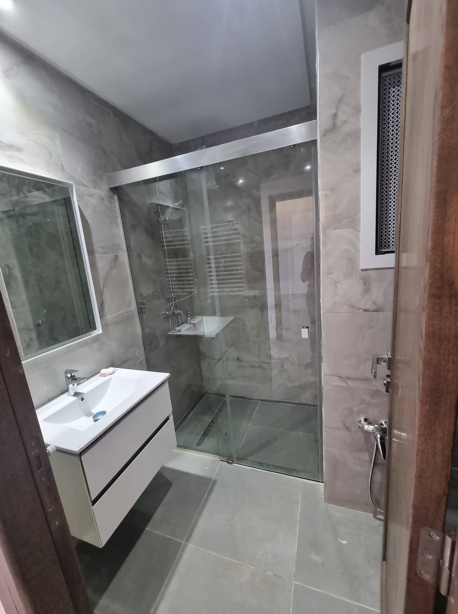 Ain Zaghouan&nbsp;Jardins de Carthage&nbsp;Location&nbsp;Appart. 3 pi�ces&nbsp;S plus deux bien orient� aux jardins de carthage