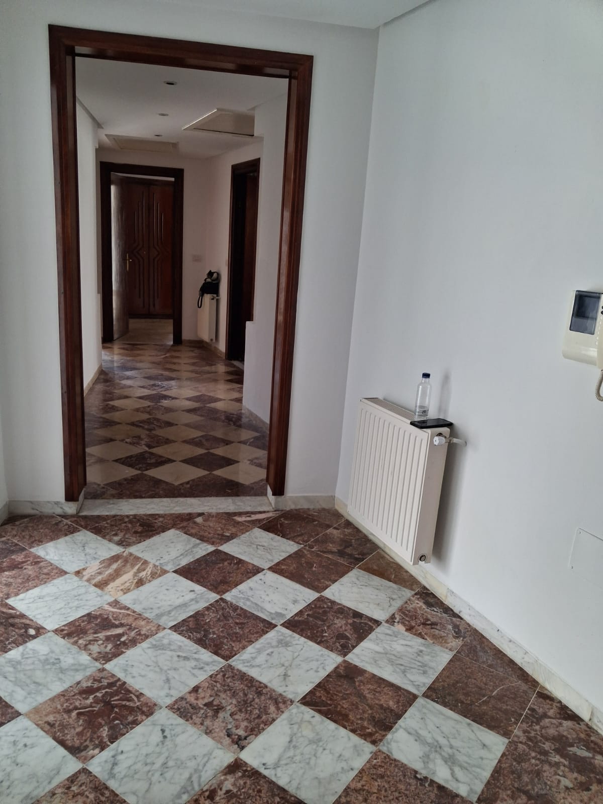 Ariana Ville&nbsp;Cite Ennasr 2&nbsp;Location&nbsp;Appart. 4 pi�ces&nbsp;Appartement 3 pi�ces et salon