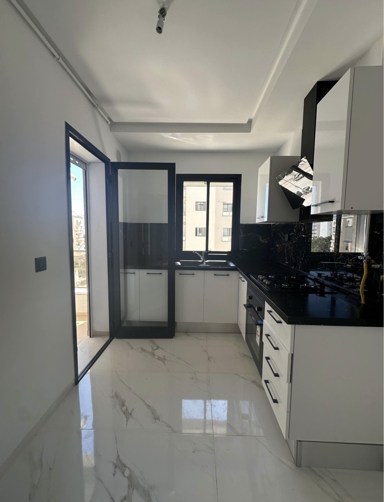 La Marsa&nbsp;Cite Essalama&nbsp;Location&nbsp;Appart. 3 pi�ces&nbsp;S 2 jamais habite cite wahat